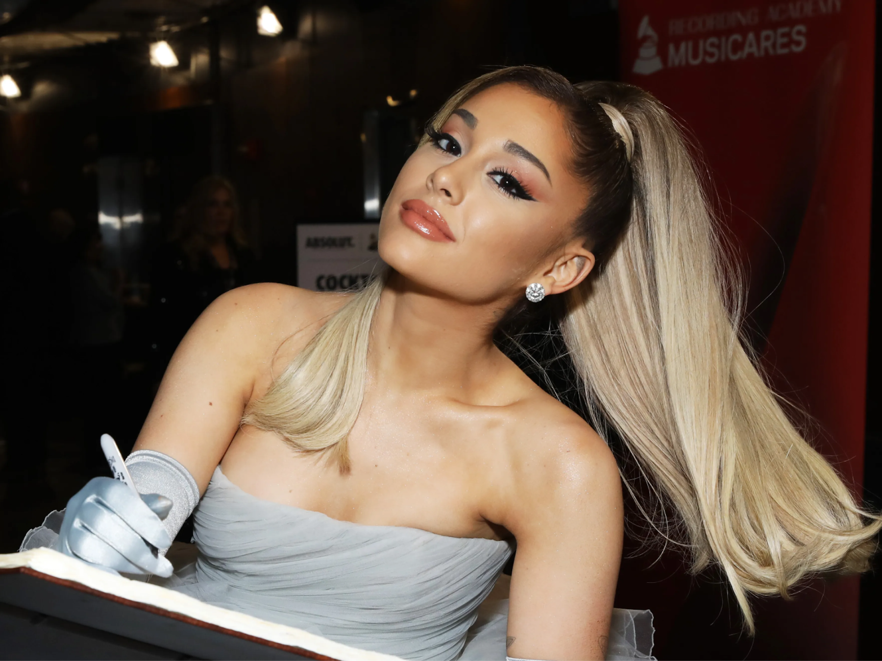 Photo of Ariana Grande with a ponytail extension. Taken from Getty Images