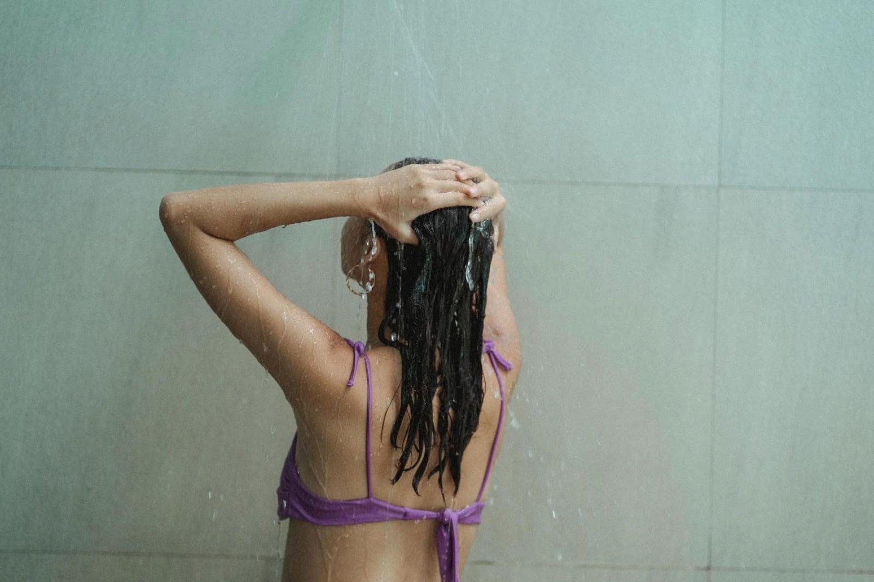 How to wash hair extensions to prevent damage